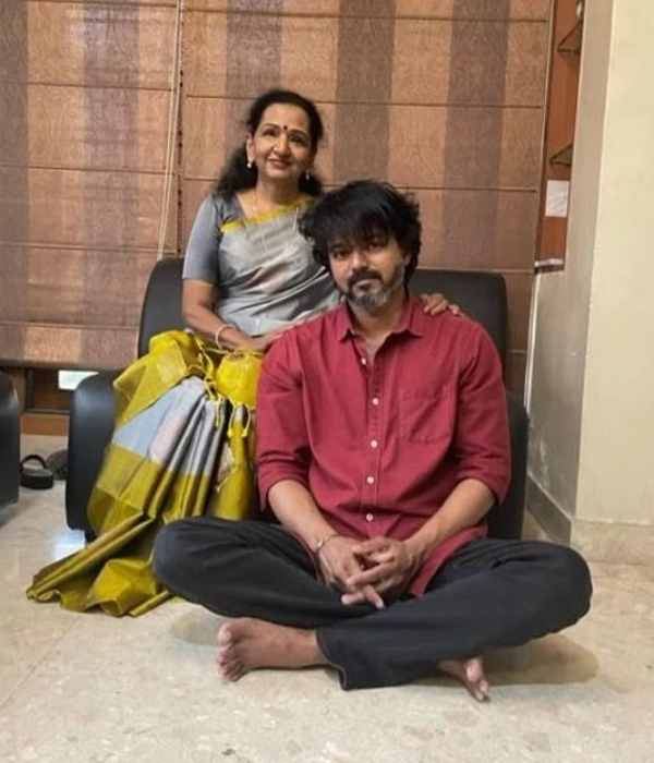 S.A.Chandrasekhar Opens up About Vijay latest photo with Shobha 