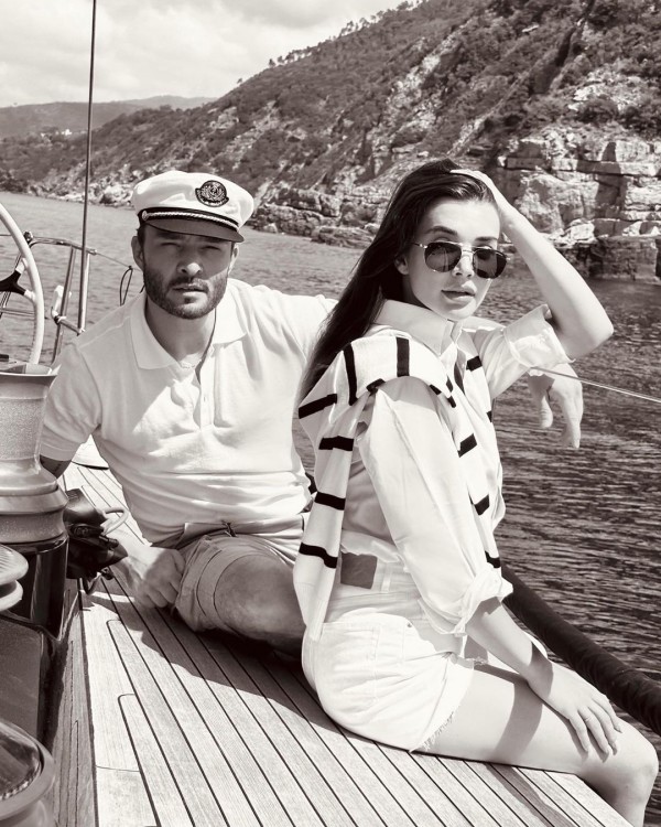 actress amy jackson white bikini photos