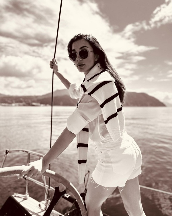 actress amy jackson white bikini photos