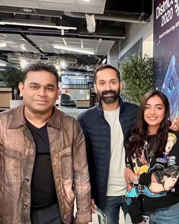  AR Rahman: AR Rahman taking a photo with Fahadh Faasil and Nazriya Nazim 