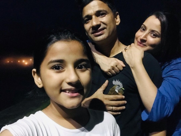 Bommi Fame Aura Bhatnagars father Vivek Badoni acted on Barrister Babu as Dr Basu.