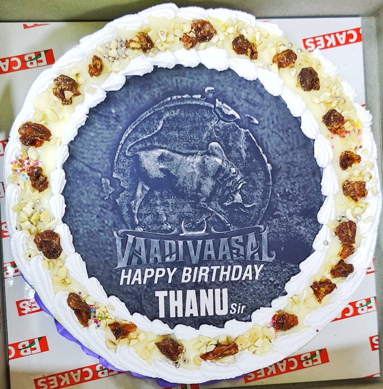  Vaadivaasal Producer Kalaippuli S Thanu Celebrated His Birthday With Suriya Fans
