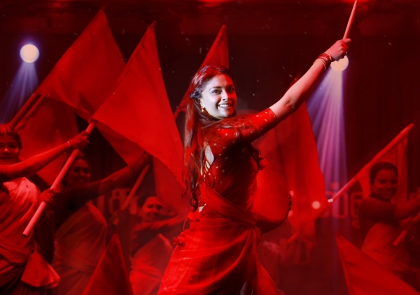 Keerthy Suresh eating mago like a child video makes you drool 