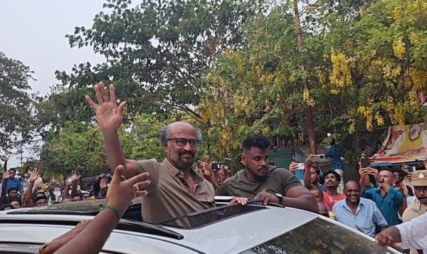  Rajini: Super star Rajinikanth With Makeup Artist At Lal Salaam shooting spot 