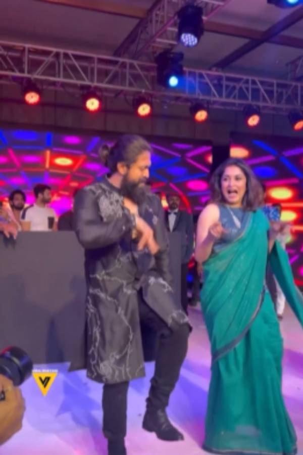 Rocky Bhai Yash and Ramya Krishnan Dancing video trendin on social media 