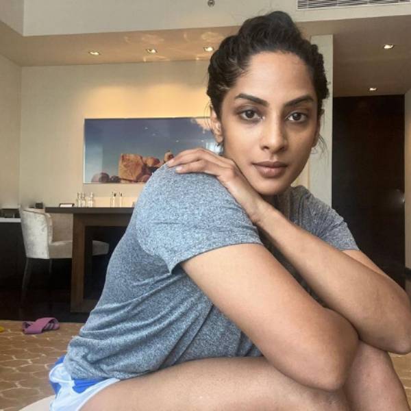 Sriya Reddy hot workout videos stuns fans 