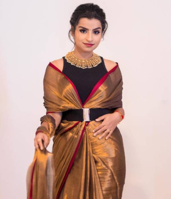 Vijay tv fame sivaangi modern look photoshoot