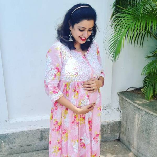 Bigg Boss fame Actor Ganesh Venkatraman wife Nisha Ganesh pregnant 