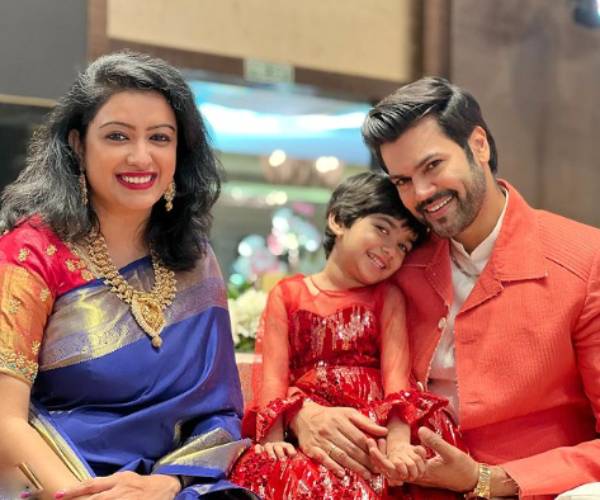 Bigg Boss fame Actor Ganesh Venkatraman wife Nisha Ganesh pregnant 
