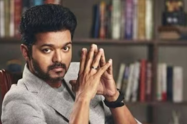 Vijay honors Students today at Neelangarai and Toppers are very happy to meet Thalapathy 