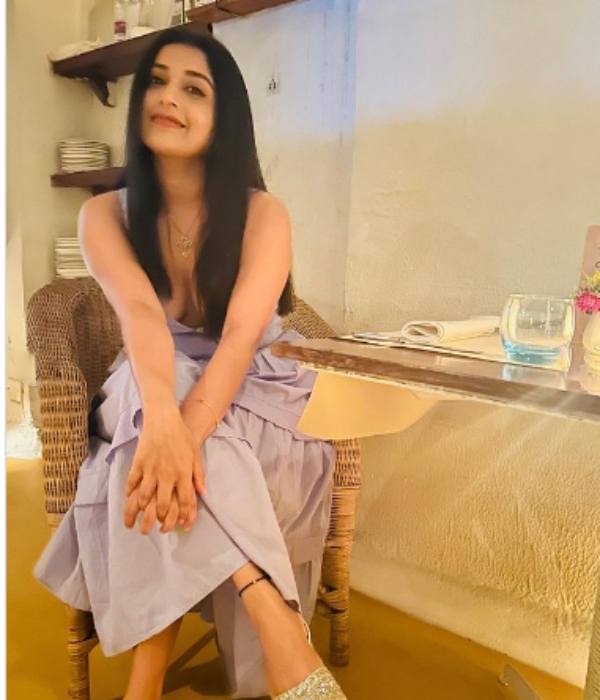 Actress meera jasmine glamour photos trending on social media 