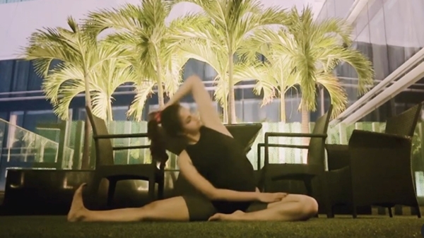 Keerthy Suresh fully stretched her legs and shares a incredible yoga video 