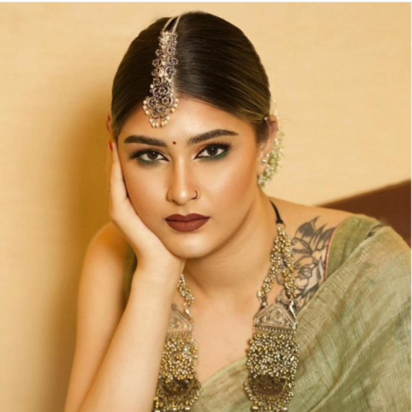 Actress Khushbu sundar shared her daughter Avanthikas cute photoshoot pictures in Social media Actress Khushbu sundar shared her daughter Avanthikas cute photoshoot pictures in Social media