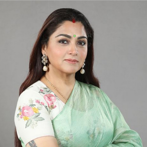 Actress Khushbu sundar shared her daughter Avanthikas cute photoshoot pictures in Social media Actress Khushbu sundar shared her daughter Avanthikas cute photoshoot pictures in Social media