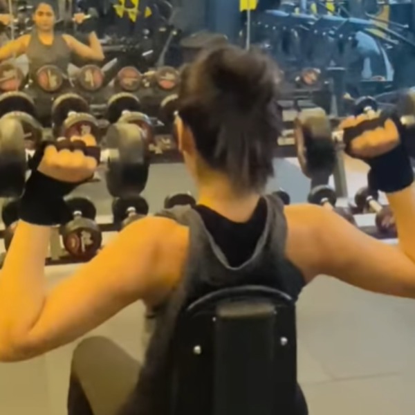 Bigg Boss Losliya shares many pics with Gym Trainer and netizens pour many bad comments 