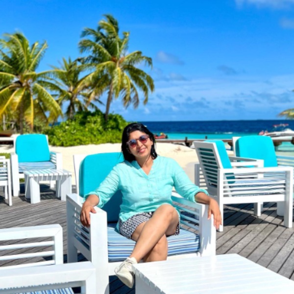 Ethir neechal serial Actress priyadarshini instagram post on social media 