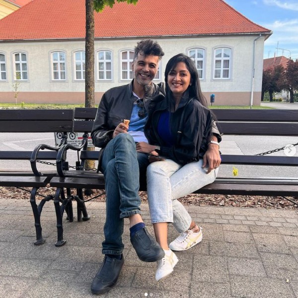 Vimalaraman shows her inner wear in latest hot photos and makes fans drool 