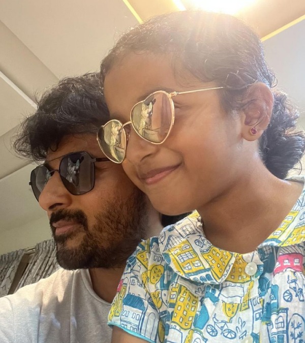 Sivakarthikeyan shares his son walking photo and celebs pours likes and comments Sivakarthikeyan shares his son walking photo and celebs pours likes and comments