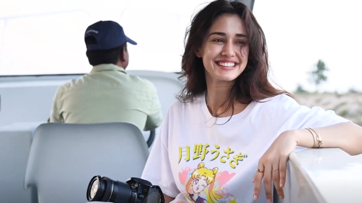 Kanguva Heroine Disha Patani provides fruits and food to Elephants video goes trending Kanguva Heroine Disha Patani provides fruits and food to Elephants video goes trending