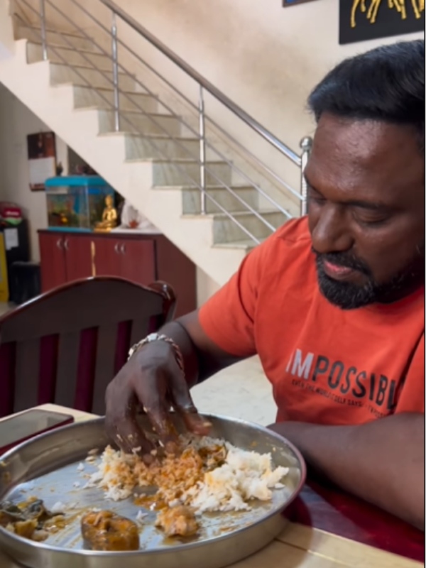 Actor Robo Shankars non-veg eating video released in Instagram 