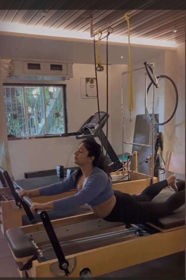 Poonam Bajwa shares hot stretching workout video stuns fans Poonam Bajwa shares hot stretching workout video stuns fans