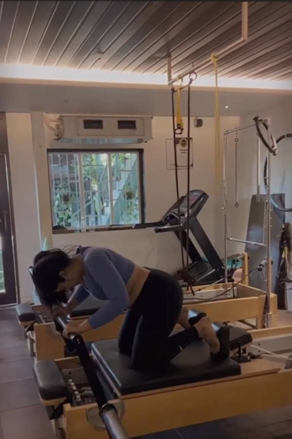 Poonam Bajwa shares hot stretching workout video stuns fans Poonam Bajwa shares hot stretching workout video stuns fans