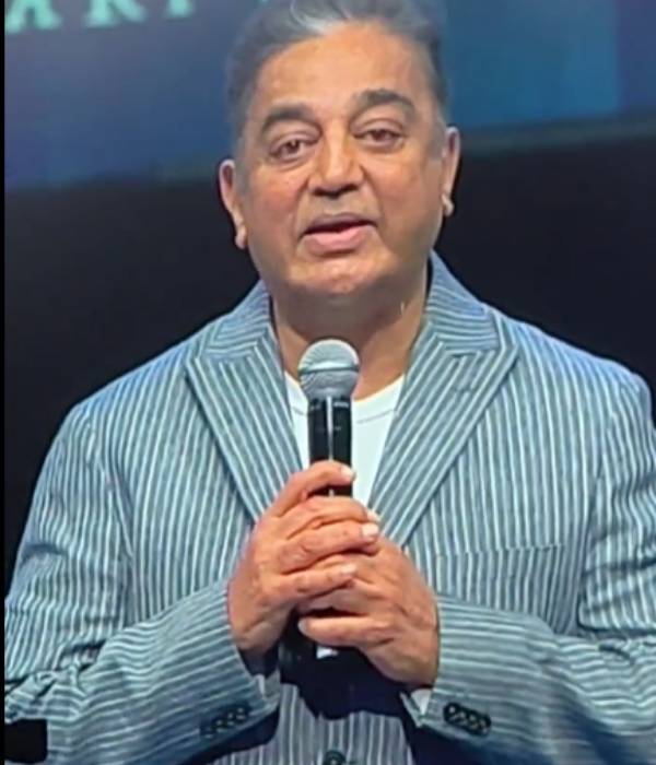 Actor Kamal haasan hails actor Vadivelu and his acting in Devarmagan movie Actor Kamal haasan hails actor Vadivelu and his acting in Devarmagan movie