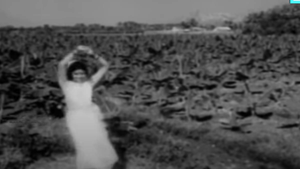 Ilaiyaraaja Top 10 Tamil Songs: Top 10 Tamil songs composed by Ilaiyaraaja and their background Ilaiyaraaja Top 10 Tamil Songs: Top 10 Tamil songs composed by Ilaiyaraaja and their background