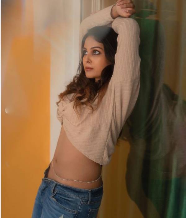 actress chandini tamilarasan hot photoshoot actress chandini tamilarasan hot photoshoot