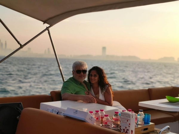 Shalini Ajith Shared a picture with her sister Shamlee