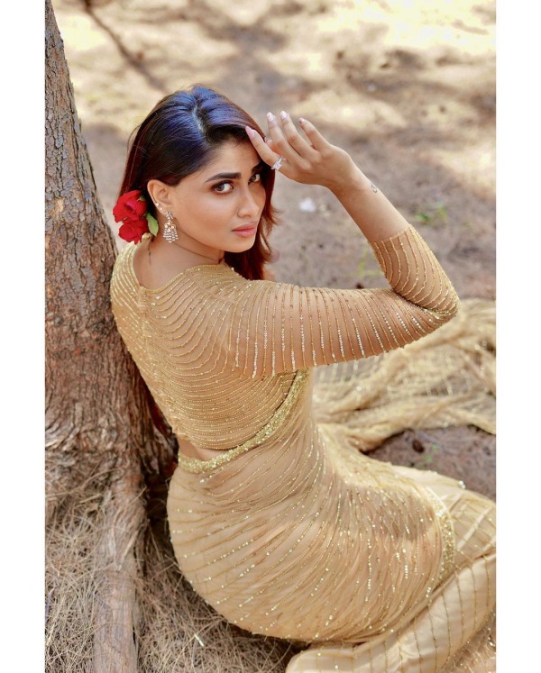 Bigg Boss Shivani Narayanan celebrates one year of her Kollywood entry via Vikram 