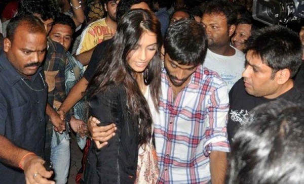 Throwback: Sonam Kapoor gropped by stranger At Gaiety Galaxy Theatre at the age of 13 Throwback: Sonam Kapoor gropped by stranger At Gaiety Galaxy Theatre at the age of 13