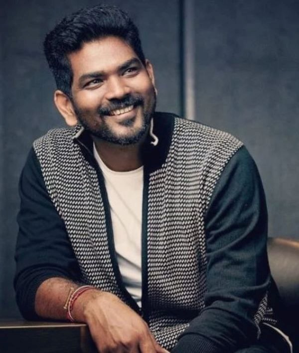 Director Vignesh shivan going to Host Zee Tamil show soon 