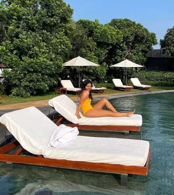 action king arjun second daughter anjana hot pics trending on social media 