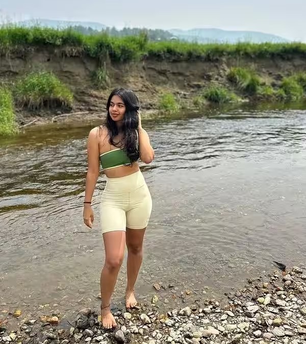 action king arjun second daughter anjana hot pics trending on social media 