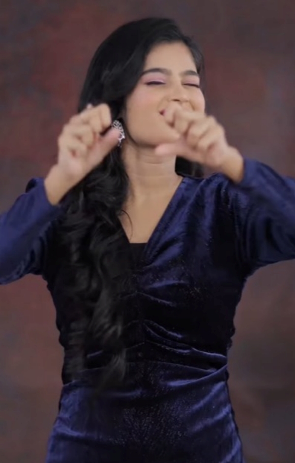 Bigg Boss Janany gets trolled for her latest Jailer Kaavaala reels 