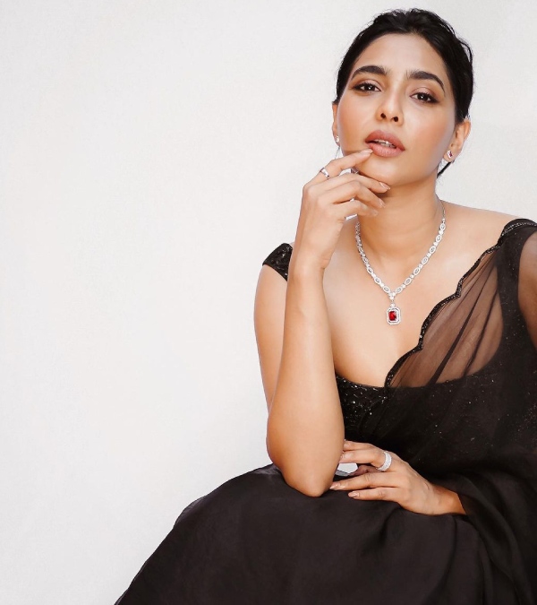 Actress Aishwarya Lekshmis latest photoshoot photos imrpressed fans a lot