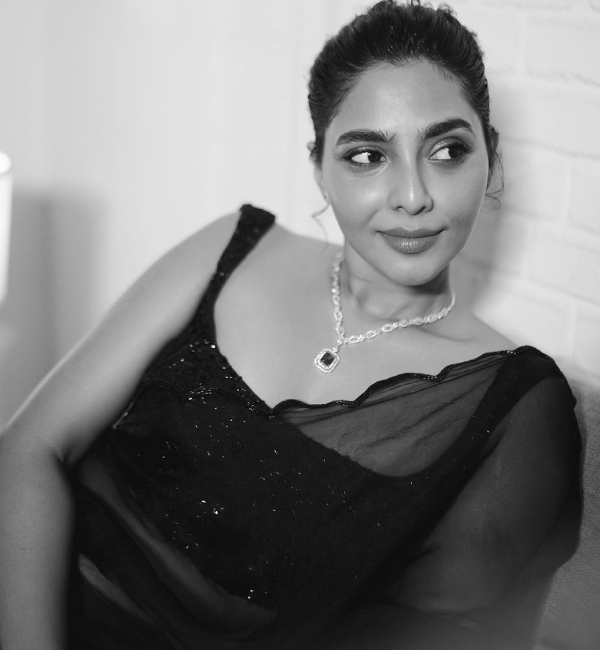 Actress Aishwarya Lekshmis latest photoshoot photos imrpressed fans a lot