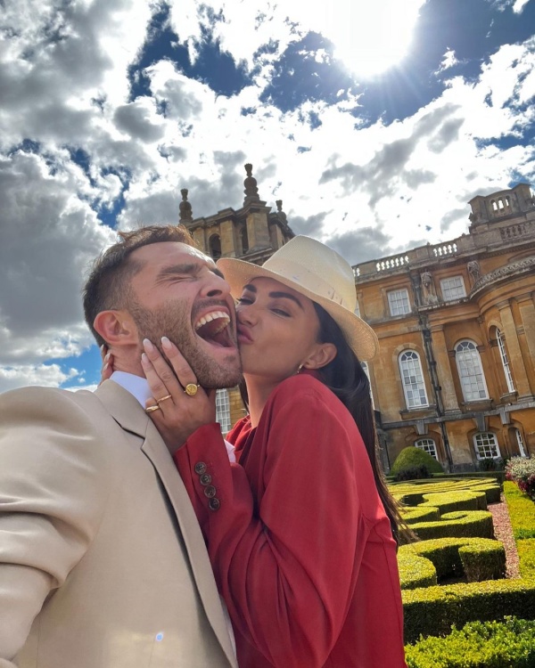 madharasapattinam heroine amy jackson get married soon with ed westwick