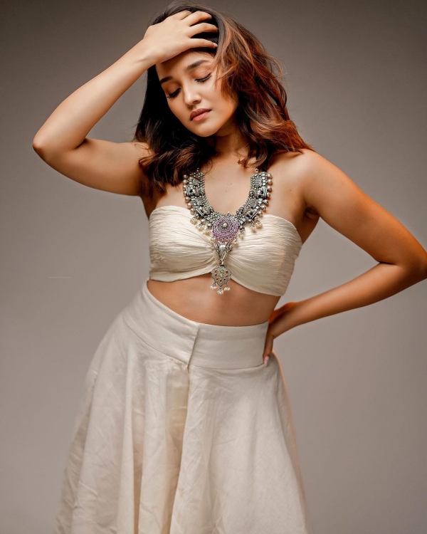 Yennai Arindhaal movie actress anikha surendran latest photoshoot Yennai Arindhaal movie actress anikha surendran latest photoshoot