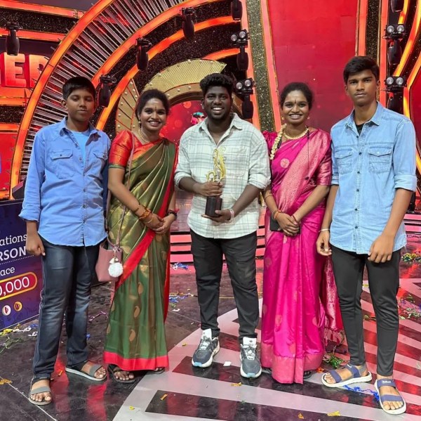 DJ Black visits Hollywood recently and shares a super pic 