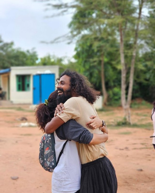 Karthik Kumar wife Amrutha Srini enjoys her forest life