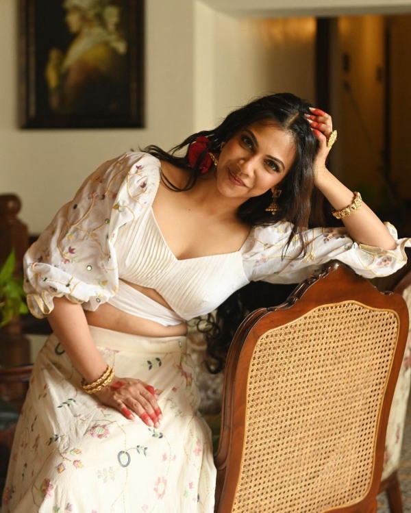 Leo Star Madonna Sebastians latest cute photoshoot stills trending 