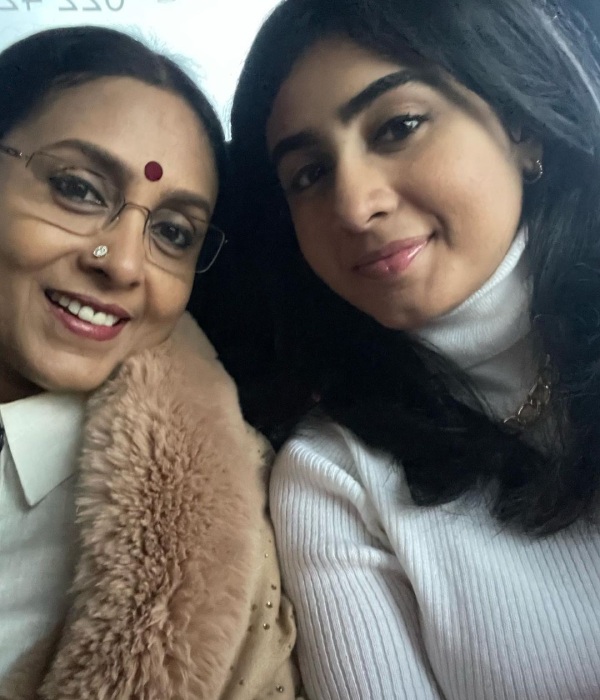 Saranya Ponvannan shares her Amsterdam tour photos and she looking good in Jeans pant 