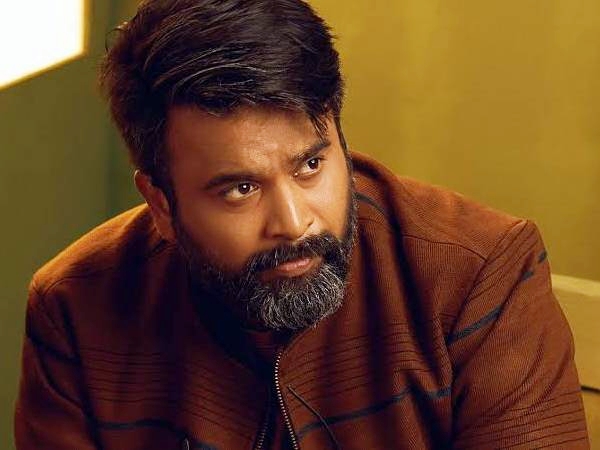 Sasikumar poses with Aston Martin Car and fans go craze 