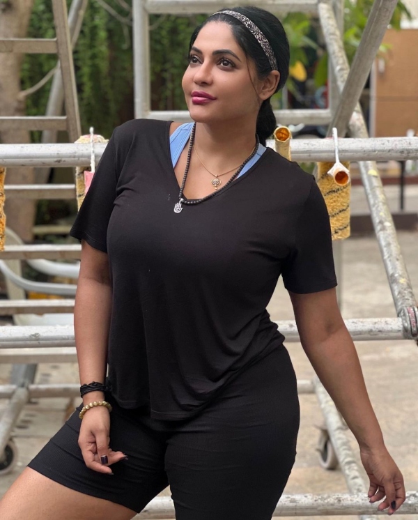 baakiyalakshmi serial actress reshma pasupuleti latest pics