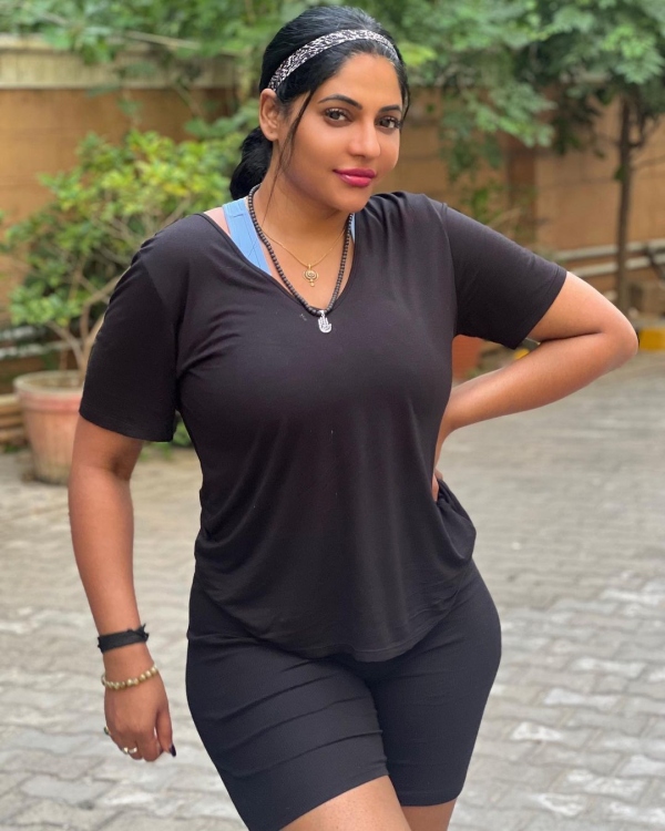 baakiyalakshmi serial actress reshma pasupuleti latest pics