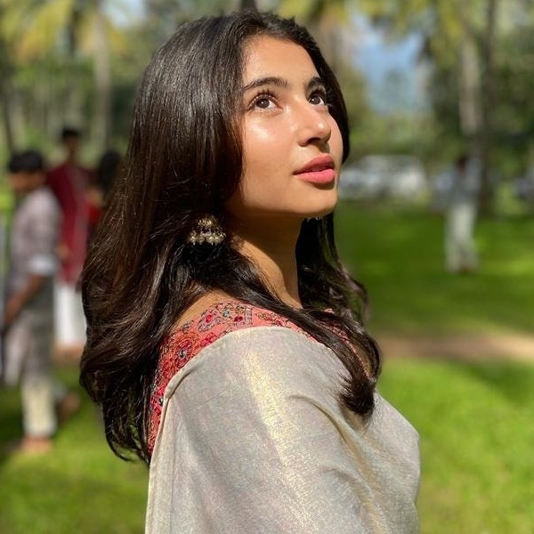 Actress Sara going to act in Director AL Vijay direction as a heroine