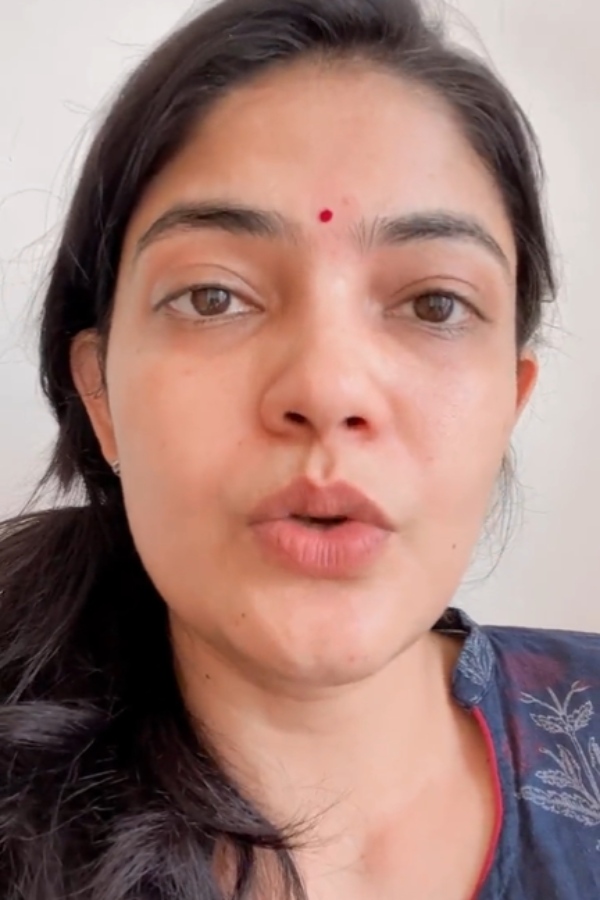 Actress Kalpika apologized for criticizing Dhanush movie director Balaji Mohan