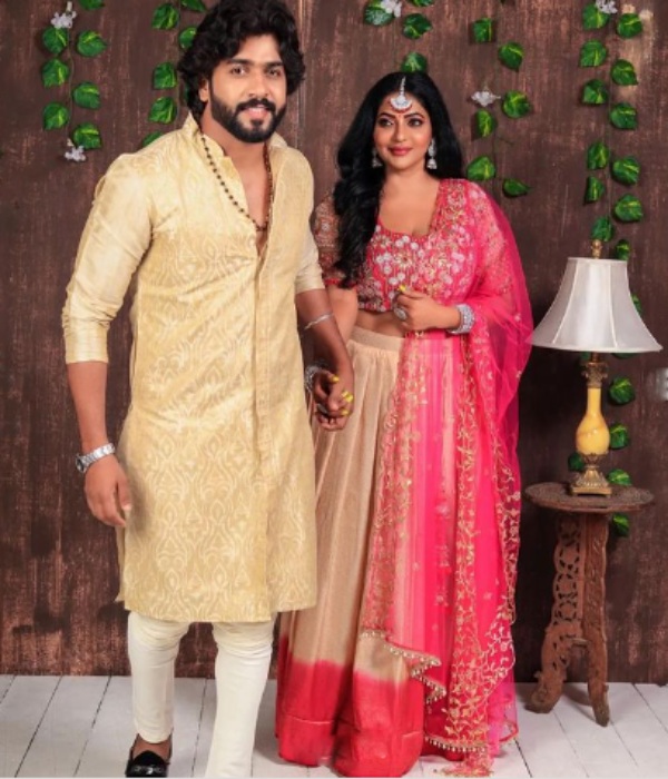 Reshma Pasupuleti gets trolled for her latest bridal photoshoot 